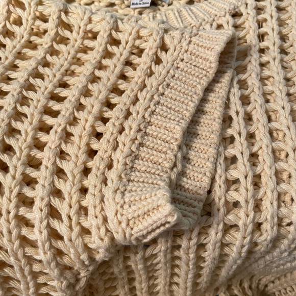 HYFVE Short Sleeve Sweater Top Cream Size Small - Picture 4 of 5